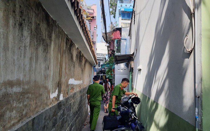 Cháy nhà ở TP.HCM, bé gái tử vong: Lối thoát hiểm bị chắn bít Cháy nhà ở TP.HCM, bé gái tử vong: Lối thoát hiểm bị chắn bít