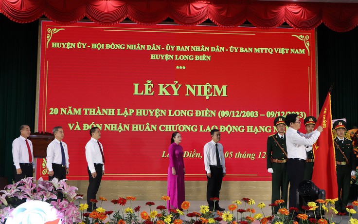 H.Long Điền kỷ niệm 20 năm thành lập, đón nhận Huân chương Lao động hạng Nhì H.Long Điền kỷ niệm 20 năm thành lập, đón nhận Huân chương Lao động hạng Nhì