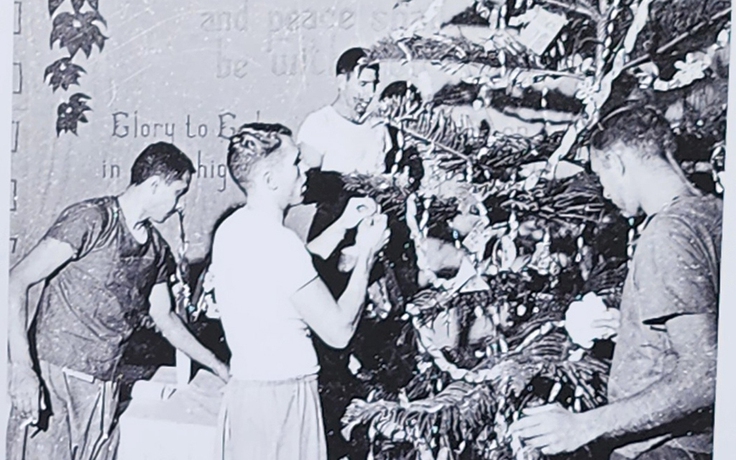 Giáng sinh đặc biệt của phi công Mỹ trong nhà tù Hỏa Lò
