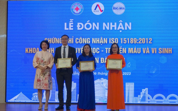 Công nhận 3 khoa xét nghiệm của Bệnh viện Đà Nẵng đạt tiêu chuẩn quốc tế