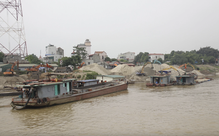 Vì sao Hà Nội chưa báo cáo Thủ tướng kết quả đấu giá 3 mỏ cát?