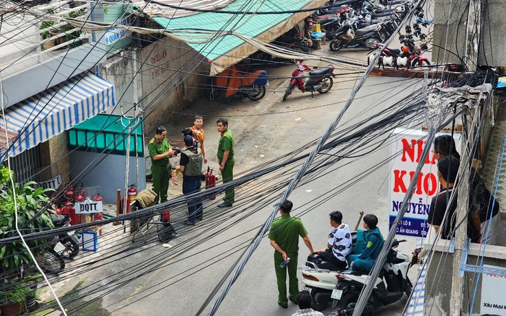 TP.HCM: Bắt người đàn ông đốt nhà rồi dọa chém người dân ở Q.10 TP.HCM: Bắt người đàn ông đốt nhà rồi dọa chém người dân ở Q.10
