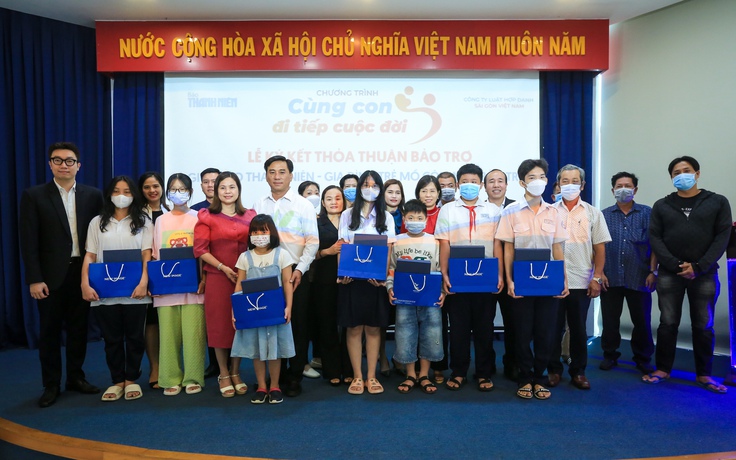 Ấm lòng buổi ký thỏa thuận đầu năm cho trẻ mồ côi