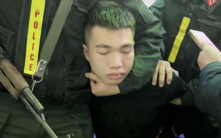 Khởi tố nam nhân viên quán karaoke nổ súng bắn chết 2 người