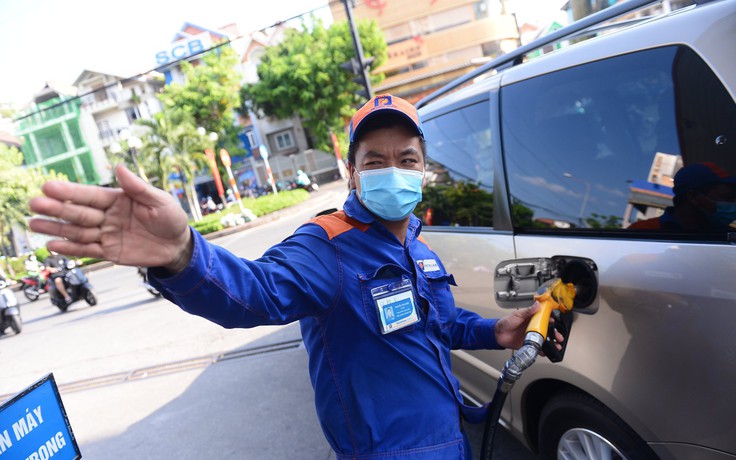 Thu hồi giấy phép 6 thương nhân phân phối xăng dầu Thu hồi giấy phép 6 thương nhân phân phối xăng dầu