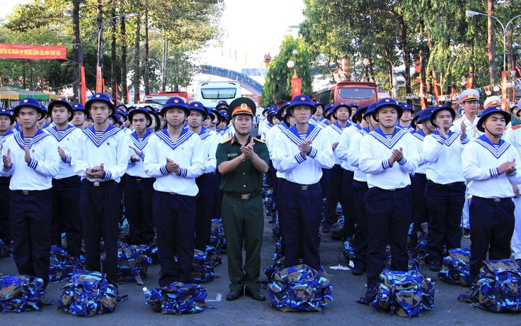 TP.HCM mổ mắt miễn phí cho thanh niên nhập ngũ