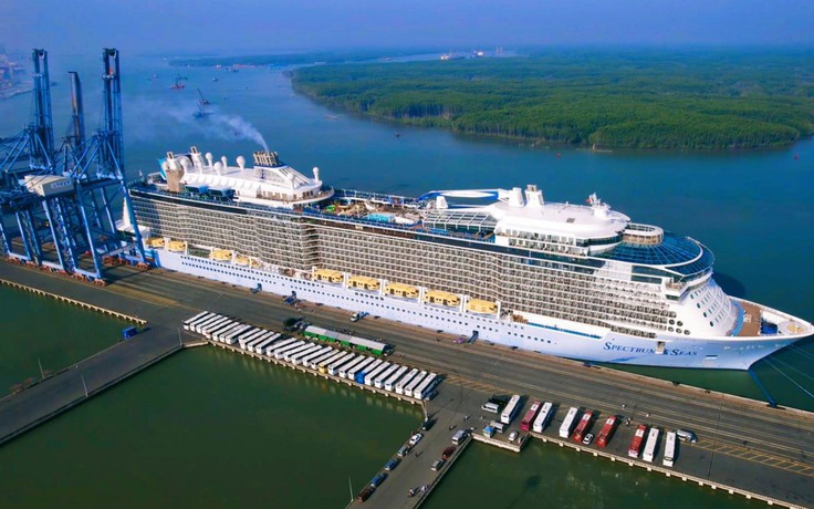 Siêu tàu du lịch chở hơn 3.800 du khách quốc tế đến Bà Rịa-Vũng Tàu