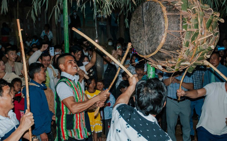Độc đáo Lễ hội đập trống của người Ma Coong