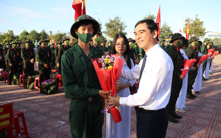 Bình Thuận: Hơn 1.600 thanh niên lên đường nhập ngũ