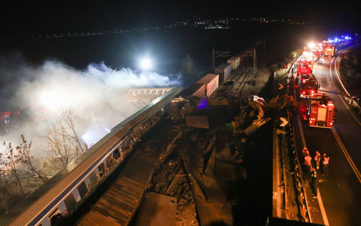 Hai đoàn tàu hỏa đâm nhau ở Hy Lạp, 16 người chết, 85 người bị thương