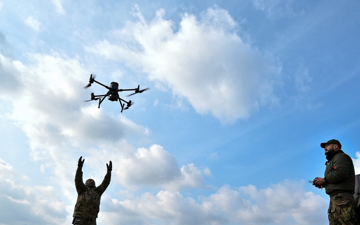 Ukraine chi thêm 13,5 tỉ USD trả lương quân đội và mua UAV Ukraine chi thêm 13,5 tỉ USD trả lương quân đội và mua UAV
