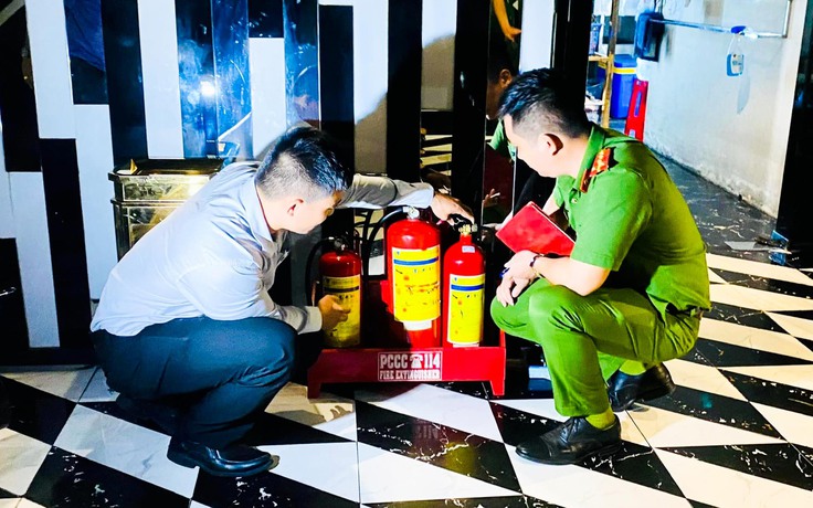 Karaoke vi phạm PCCC gây sức ép lên cơ quan quản lý TP.HCM Karaoke vi phạm PCCC gây sức ép lên cơ quan quản lý TP.HCM