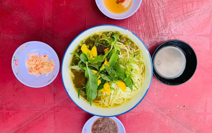 Món ngon miền Tây: Người mưu sinh xa quê bồi hồi 'gặp' lại bún cá Châu Đốc Món ngon miền Tây: Người mưu sinh xa quê bồi hồi 'gặp' lại bún cá Châu Đốc