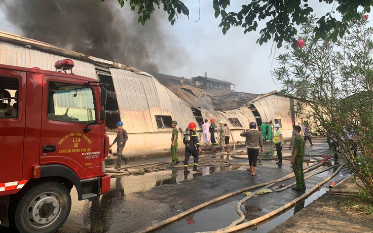 Thừa Thiên - Huế: Cháy lớn tại nhà máy bánh gạo One One