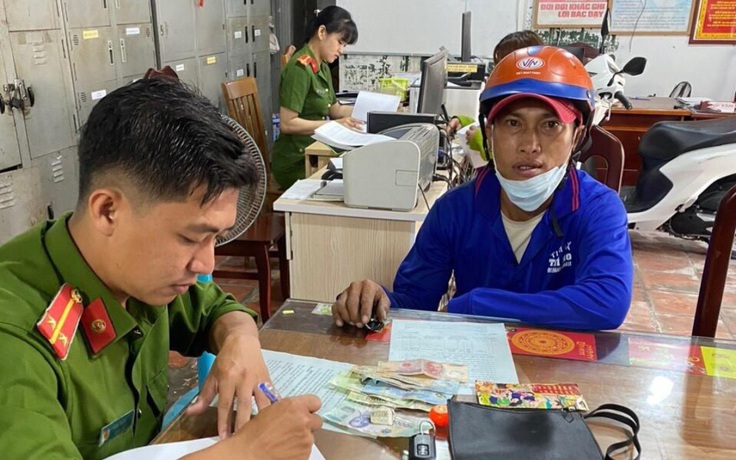 Sóc Trăng: Nhặt được vàng, giao công an tìm trả lại cho người đánh rơi