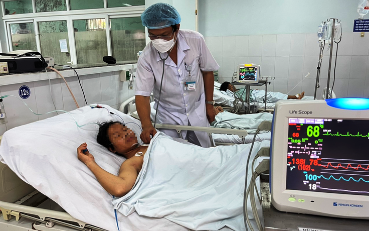 Sau 3 ngày dùng thuốc giải, 2 bệnh nhân ngộ độc Botulinum đã cai máy thở Sau 3 ngày dùng thuốc giải, 2 bệnh nhân ngộ độc Botulinum đã cai máy thở