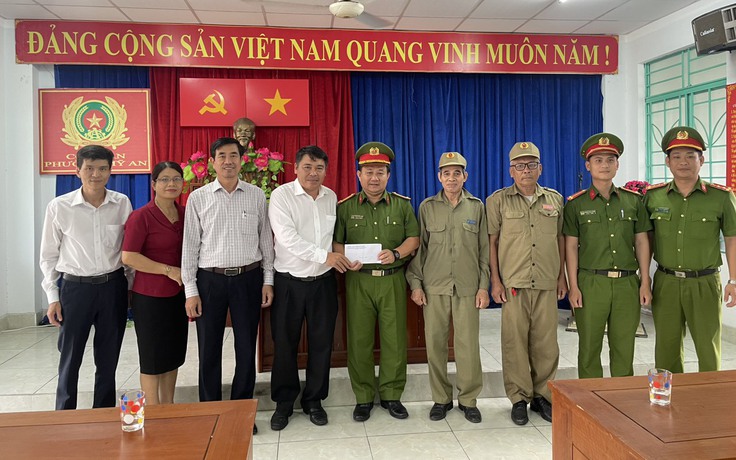 Bắt đạo chích người nước ngoài ngông cuồng ở biển Đà Nẵng Bắt đạo chích người nước ngoài ngông cuồng ở biển Đà Nẵng