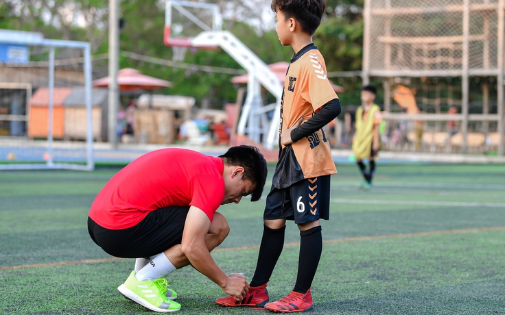CLB TP.HCM có ngày giao lưu đặc biệt cùng các học viên nhí CLB TP.HCM có ngày giao lưu đặc biệt cùng các học viên nhí