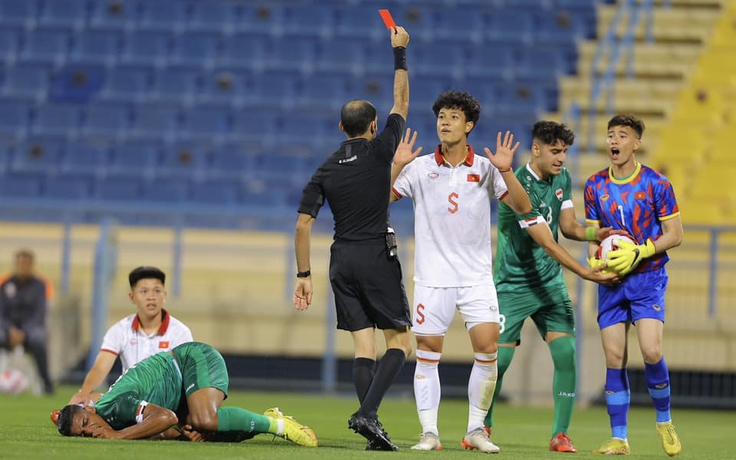 Thủ môn Quan Văn Chuẩn: 'U.23 Việt Nam kiểm soát bóng tốt nhưng chuyền hỏng quá nhiều' Thủ môn Quan Văn Chuẩn: 'U.23 Việt Nam kiểm soát bóng tốt nhưng chuyền hỏng quá nhiều'