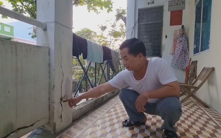 Người dân thấp thỏm sống trong chung cư xuống cấp, khổ sở chờ di dời Người dân thấp thỏm sống trong chung cư xuống cấp, khổ sở chờ di dời