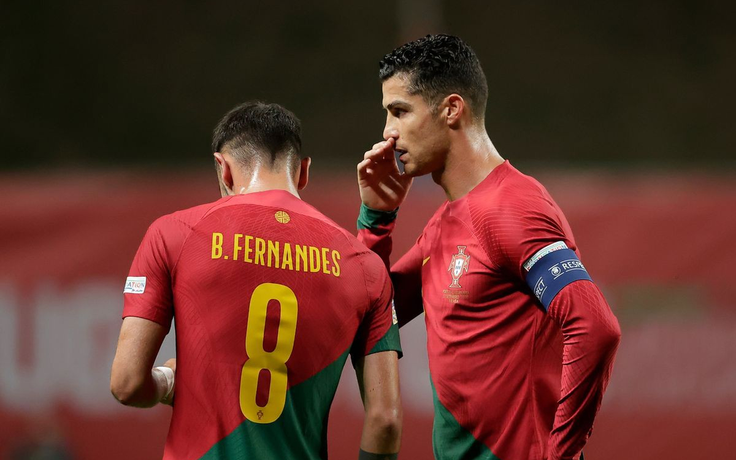 Bruno Fernandes bác bỏ tuyên bố 'không khí trong lành' của Ronaldo tại đội tuyển Bồ Đào Nha Bruno Fernandes bác bỏ tuyên bố 'không khí trong lành' của Ronaldo tại đội tuyển Bồ Đào Nha