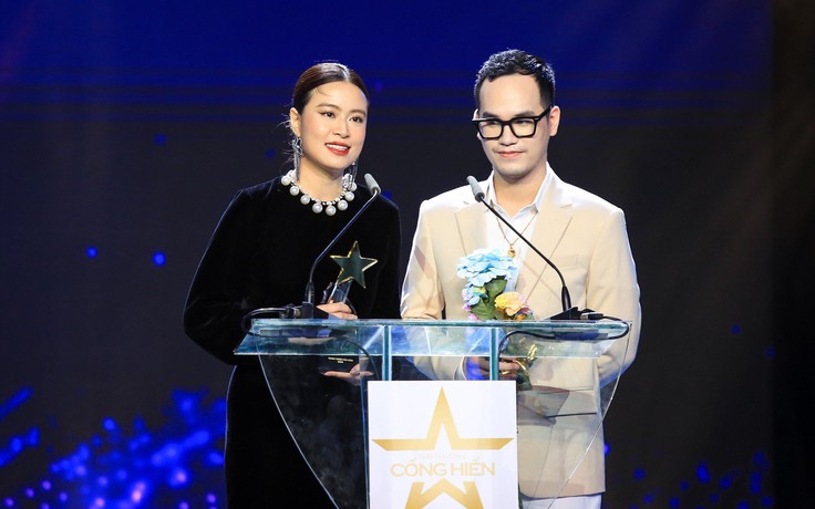Hoàng Thùy Linh 'bội thu' tại Giải Cống hiến 2023 Hoàng Thùy Linh 'bội thu' tại Giải Cống hiến 2023