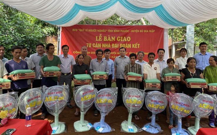 Bình Phước: Trao tặng 127 căn nhà đại đoàn kết cho hộ nghèo Bình Phước: Trao tặng 127 căn nhà đại đoàn kết cho hộ nghèo