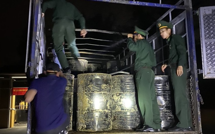 Thừa Thiên - Huế: Bắt giữ xe tải chở 15 tấn nhựa đường không nguồn gốc