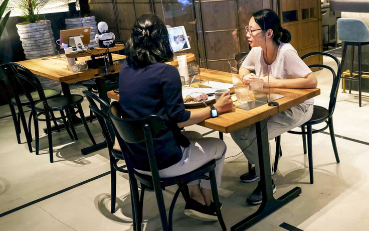 Quán cà phê Nhật sa thải nhân viên 'pha loãng máu' vào món cocktail