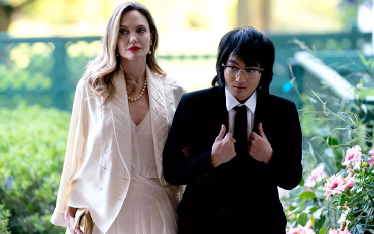Angelina Jolie cùng con trai Maddox dự Quốc yến với Tổng thống Biden và Tổng thống Hàn Quốc