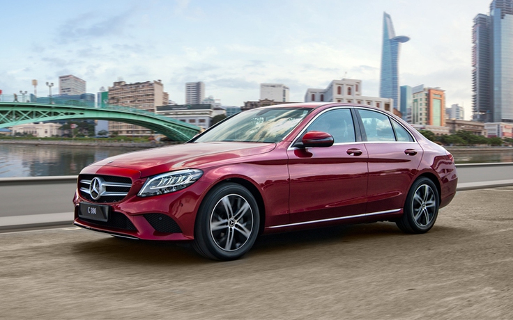 Mỗi tháng dư 10 triệu đồng có đủ 'nuôi' xe sang Mercedes?