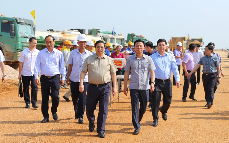 Thủ tướng kiểm tra xây dựng cao tốc từ Thanh Hóa đến Hà Tĩnh