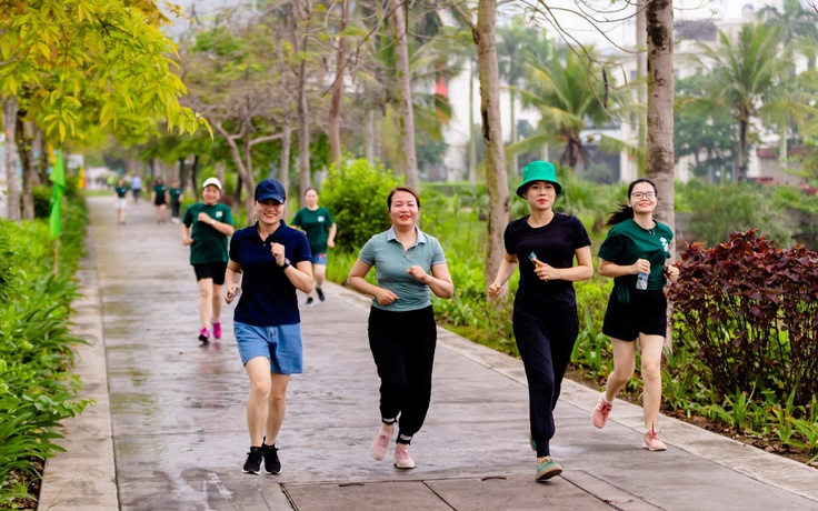 Trồng mới hàng loạt cây từ những bước 'chạy xanh'