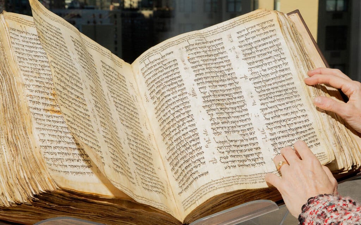 Bộ Kinh Thánh tiếng Do Thái cổ nhất thế giới có giá bao nhiêu?