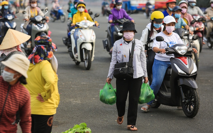 Hàng ngàn doanh nghiệp ở TP.HCM 'chưa biết sẽ thế nào' trong quý 3/2023