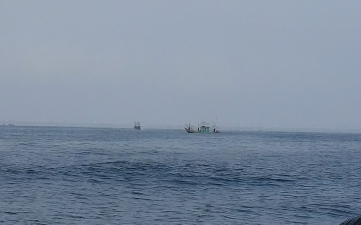 Tìm kiếm 1 ngư dân Hà Tĩnh mất tích trên biển Thanh Hóa