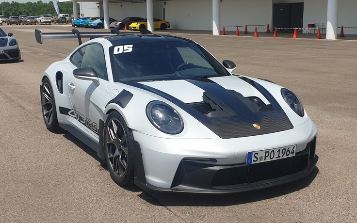 'Ngắm tận mắt, sờ tận tay' xe sang thể thao Porsche 911 GT3 RS 2023