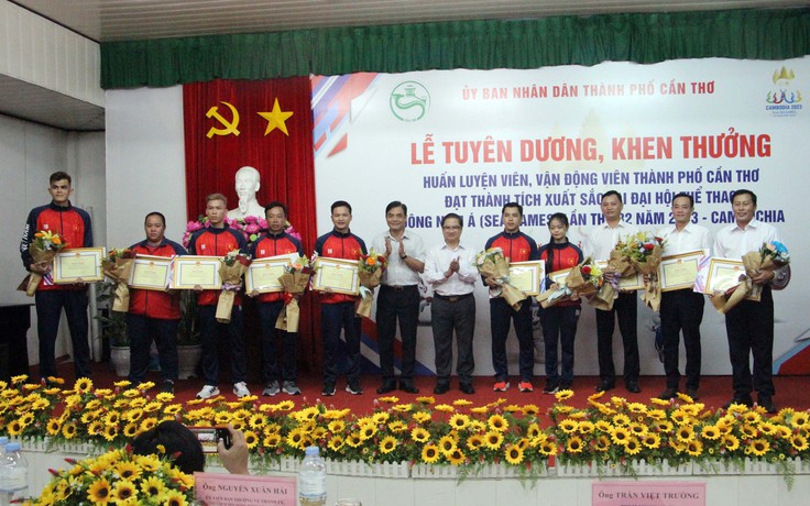 Cần Thơ thưởng gần 800 triệu đồng cho HLV, VĐV giành huy chương tại SEA Games 32 Cần Thơ thưởng gần 800 triệu đồng cho HLV, VĐV giành huy chương tại SEA Games 32