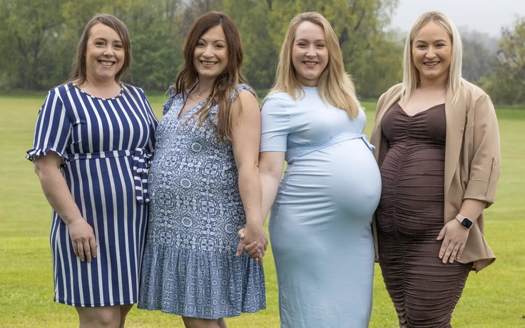 Lạ lùng chuyện 4 chị em ruột mang thai cùng lúc