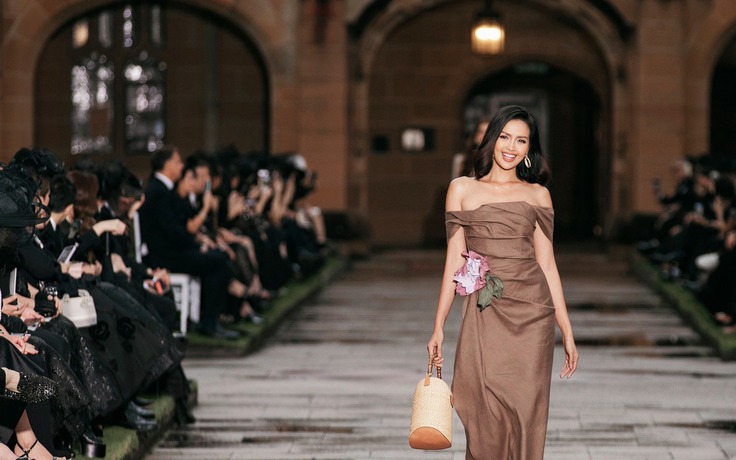 Túi lục bình xứ Thanh theo chân nhà thiết kế Việt sang Úc 'diễn' show