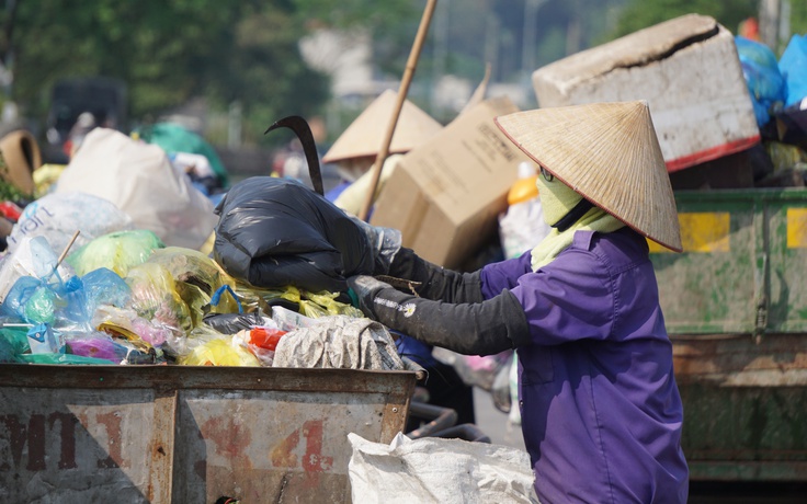 Thanh Hóa: Người dân quay quắt trong cái nắng nóng như thiêu như đốt