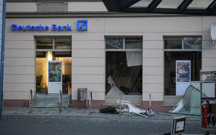 Đức bắt nghi phạm cướp tiền bằng cách cho nổ tung máy ATM