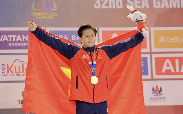 Nguyễn Văn Khánh Phong đánh bại nhà vô địch TDDC thế giới