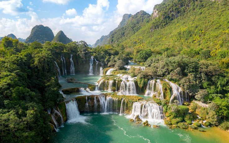 Việt Nam - Trung Quốc phối hợp cho du khách tham quan thác Bản Giốc - Đức Thiên