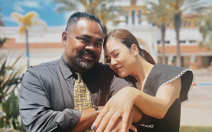 Ca sĩ Thu Phương kết hôn với Dũng Taylor sau hơn 10 năm chung sống