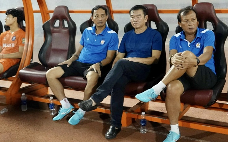 HLV Phan Thanh Hùng gặp khó với CLB Đà Nẵng
