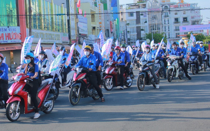 Chiến dịch Thanh niên tình nguyện hè giúp đoàn viên  trưởng thành