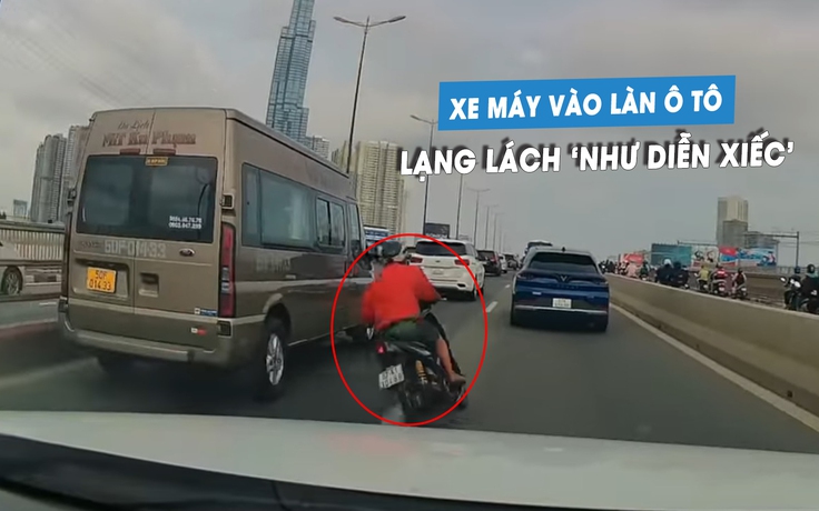 Thanh niên lái xe máy vào đường cấm, lạng lách 'như diễn xiếc' trên cầu Sài Gòn