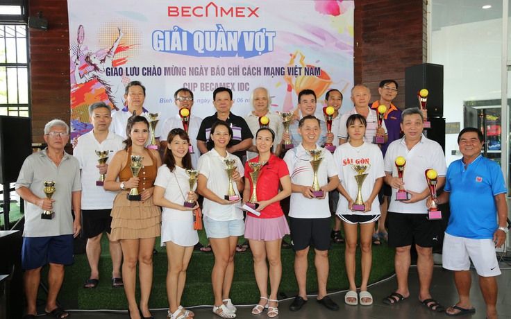 Hào hứng giải quần vợt giao lưu chào mừng ngày Báo chí Cách mạng Việt Nam