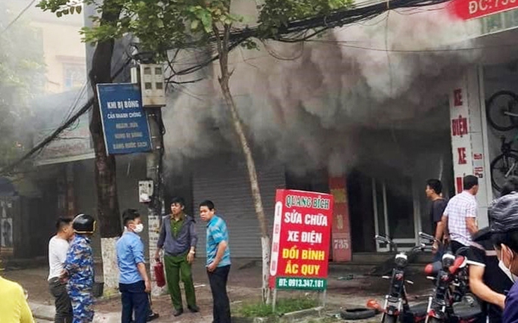 Hải Phòng: Cháy cửa hàng kinh doanh giấy dán tường vắng chủ